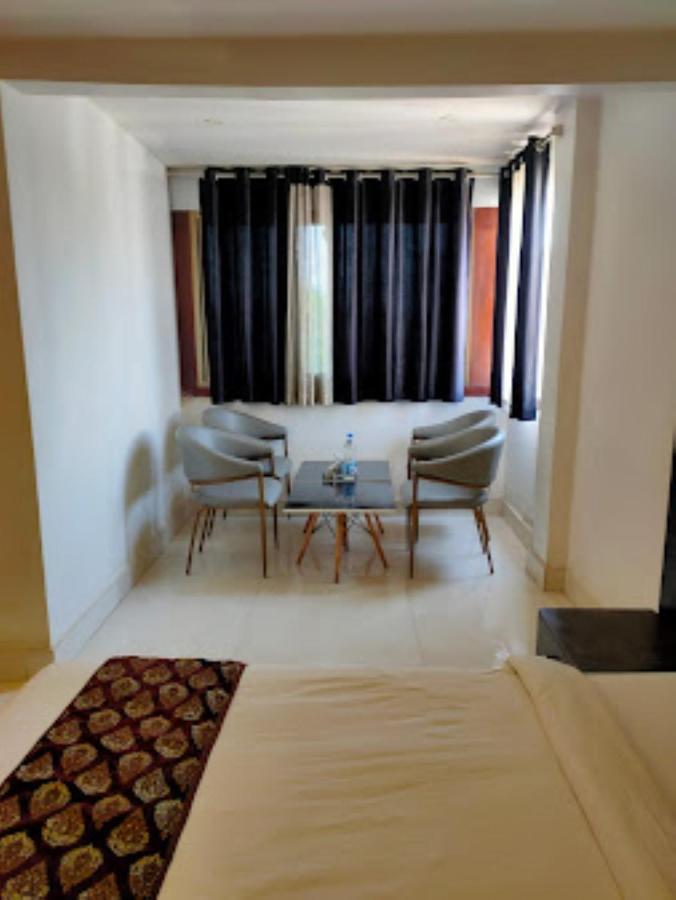 Hotel The Hills, Ambikapur Екстер'єр фото