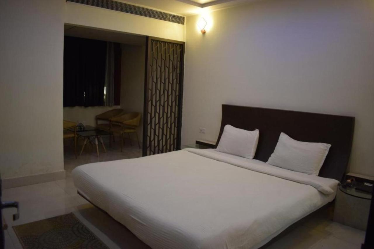 Hotel The Hills, Ambikapur Екстер'єр фото