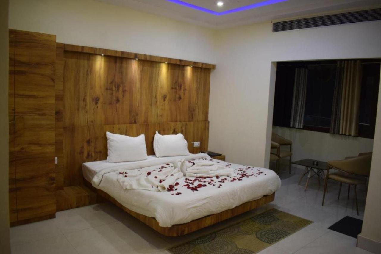 Hotel The Hills, Ambikapur Екстер'єр фото